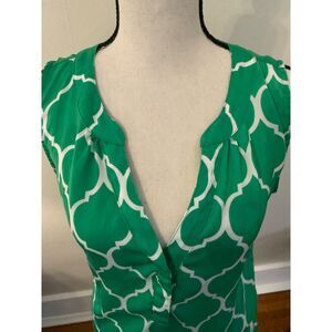 Hanna & Gracie Women’s Green Sleeveless Blouse – Size M